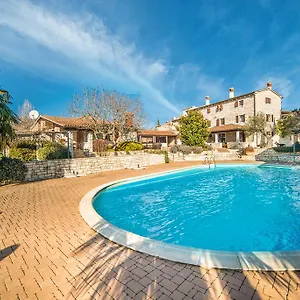 4* Hotel Katalyma 828