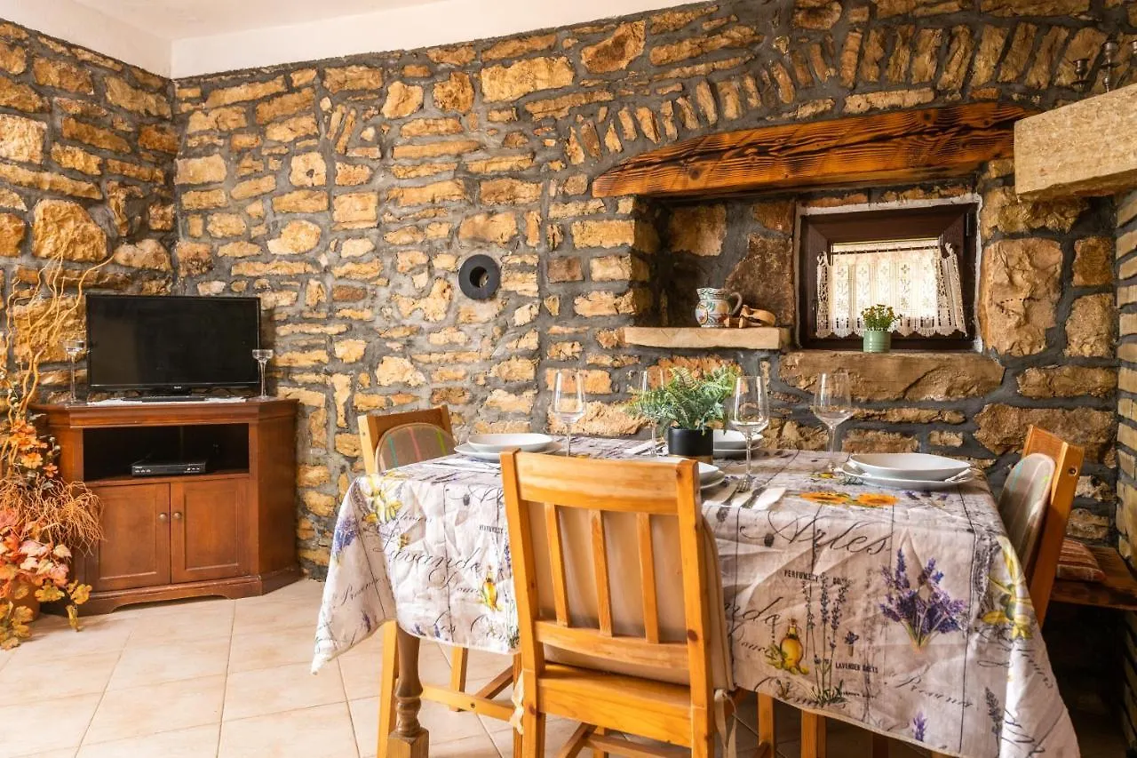 Apartment Larca Kanfanar Croatia