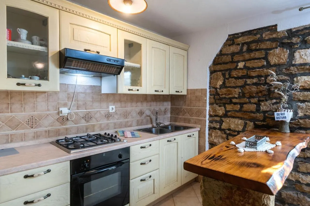 Apartment Larca Kanfanar 0*,  Croatia